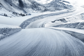 Quelles différences entre les pneus hiver et les pneus neige ?
