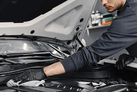 Comment nettoyer un moteur voiture ?