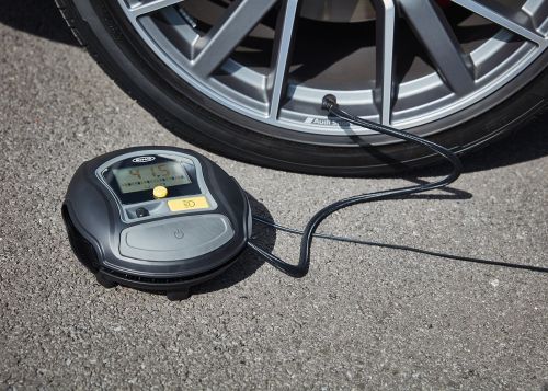 Michelin : quatre compresseurs pour regonfler les pneus de sa voiture - Les  Numériques