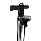 POMPE A PIED AVEC MANOMETRE 52CM CARPOINT