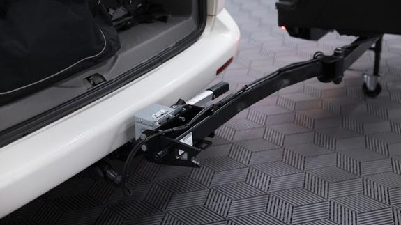 Coffre d'attelage 330 litres TOWBOX Camper Noir sur bras articulé LONG